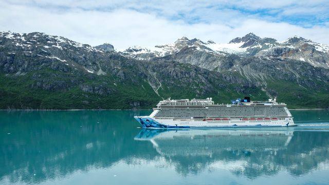 🐋 Chef de Partie — Expedition Ships, Alaska to Central America — Seattle, WA (crew base) — cruising Southeast Alaska to Baja California and Central America, United States