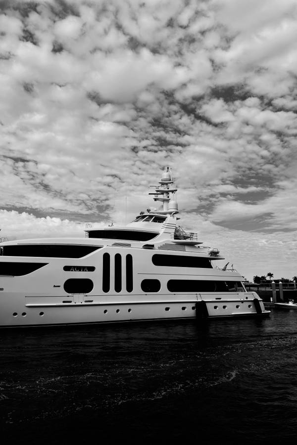 Sole Chef β 45m Private/Charter Motor Yacht | USA Program β Unspecified, United States