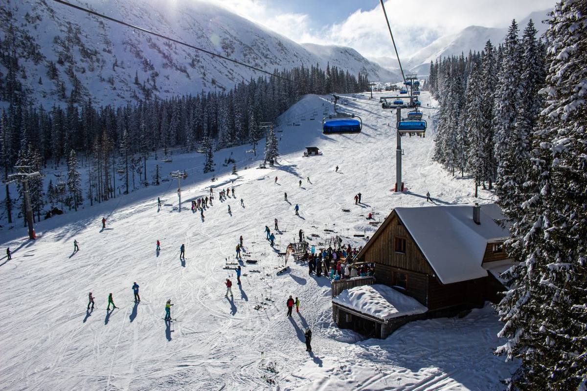 🍽️ Kitchen Team Opportunities – Ski Resorts Across the French & Austrian Alps 🇫🇷🇦🇹 — Unspecified, France